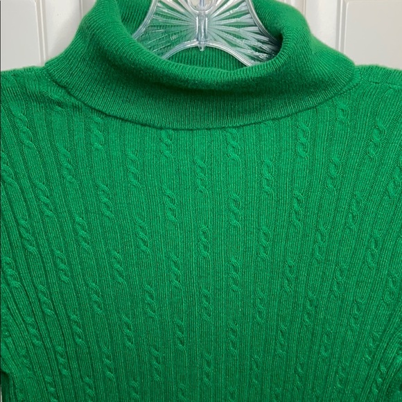 Talbots Sweaters - Talbots Kelly Green Cable Knit Turtleneck Sweater
